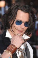 El actor vuelve a la soltería para delirio de sus millones de fans alrededor del mundo
